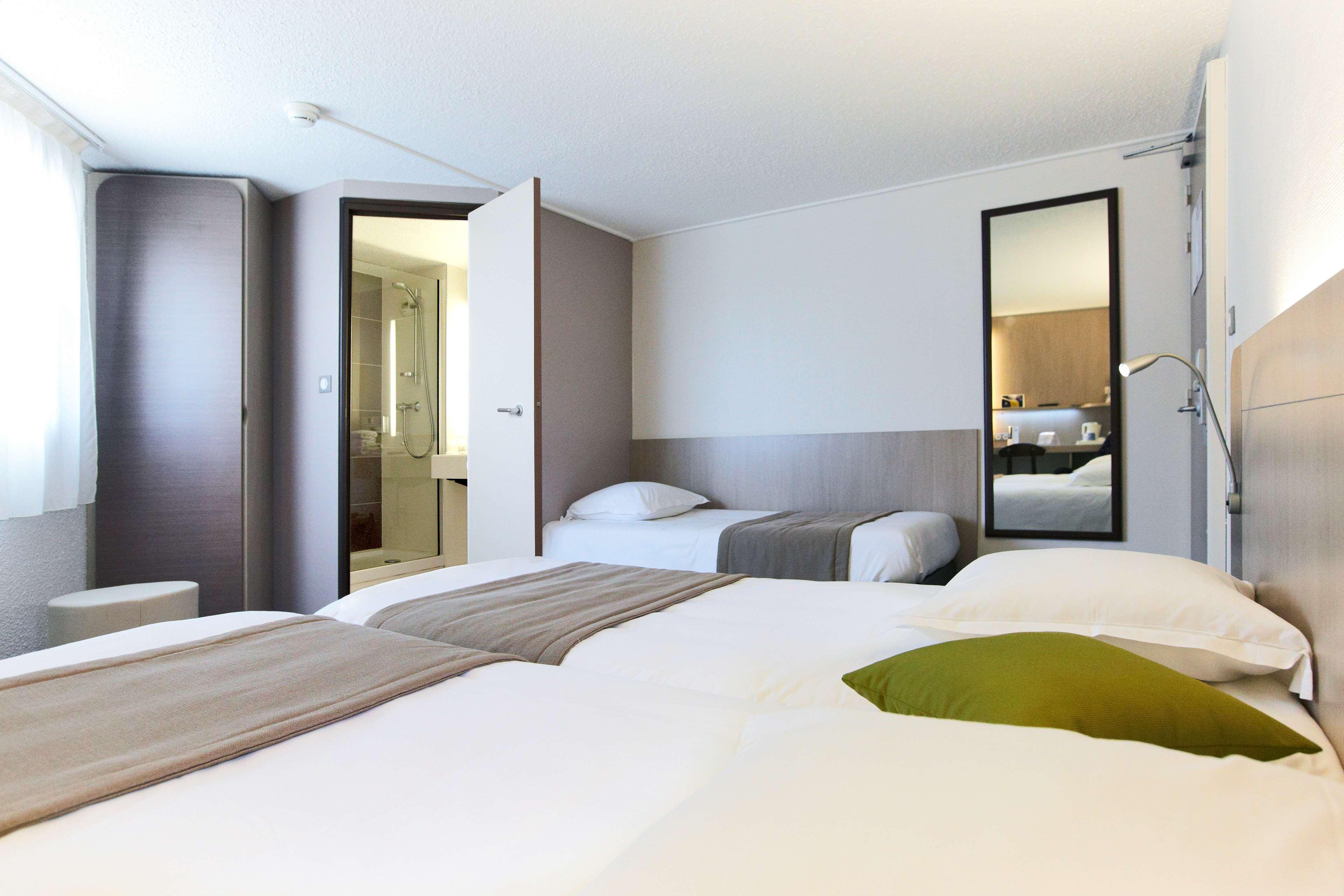 กีริอ๊าด เนแวร์ ซ็องเทรอ Hotel เนอแวร์ ภายนอก รูปภาพ
