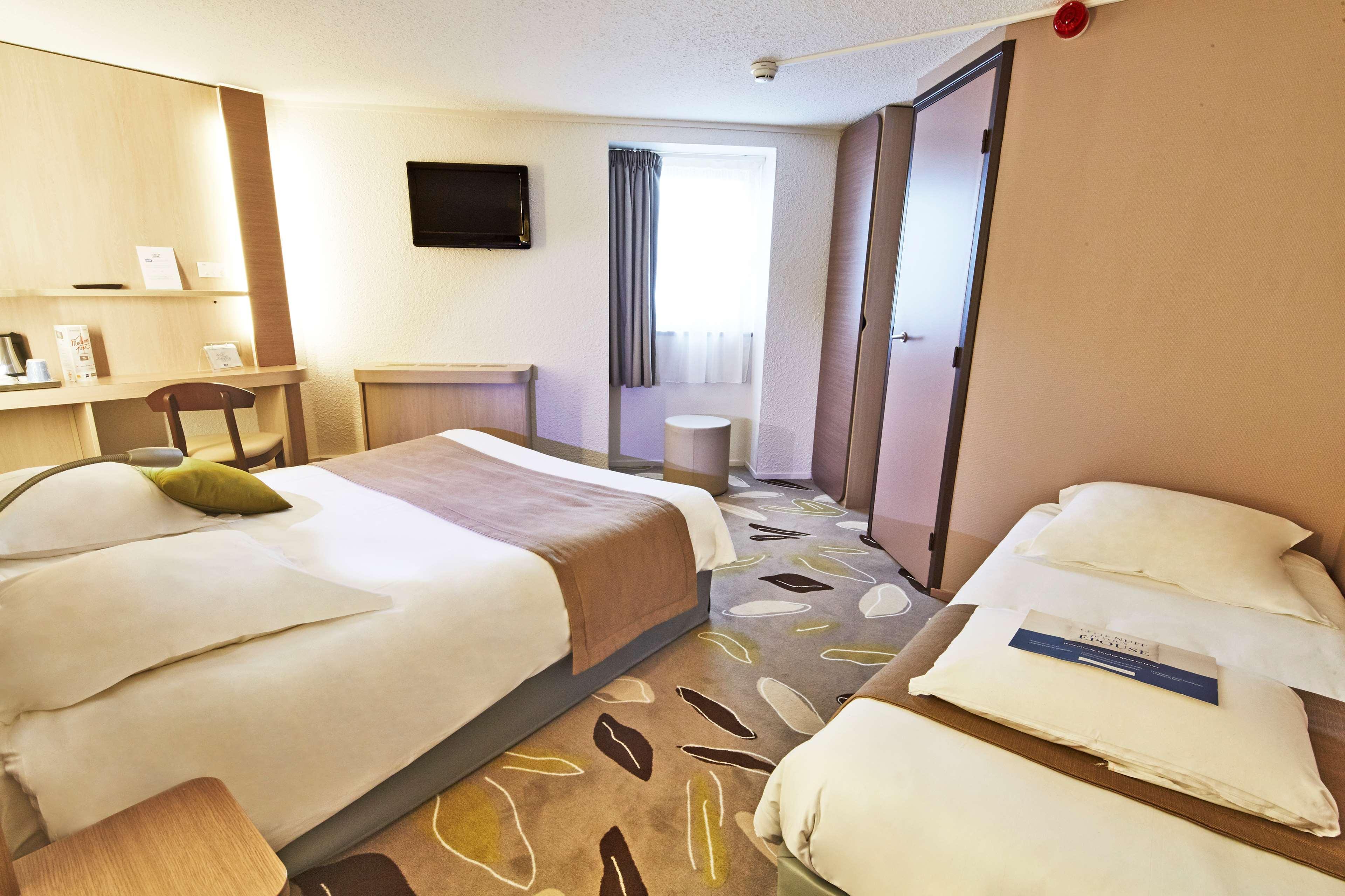 กีริอ๊าด เนแวร์ ซ็องเทรอ Hotel เนอแวร์ ภายนอก รูปภาพ